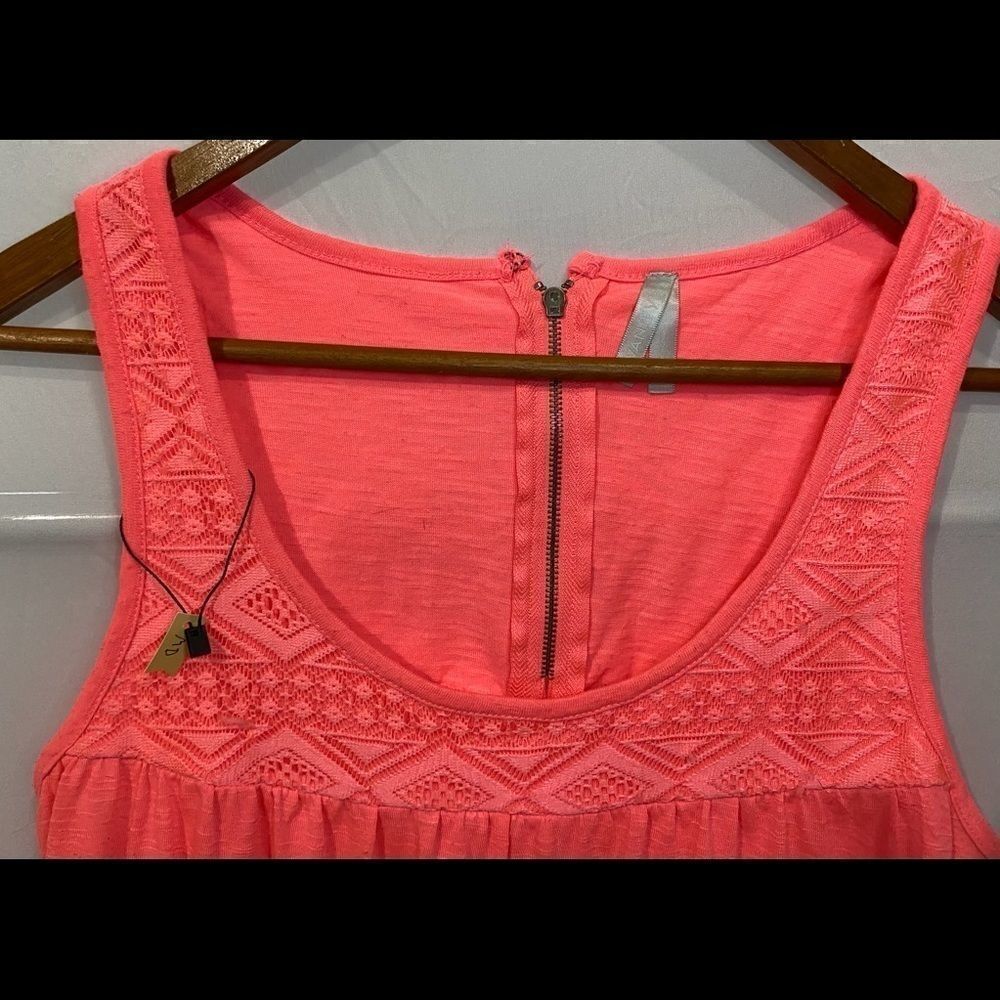 Vanity Tank Top    - Picture 2 of 6